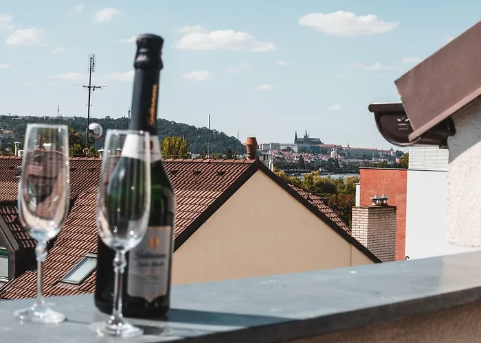 Point Flat, Beautiful View From Terrace To Castle *